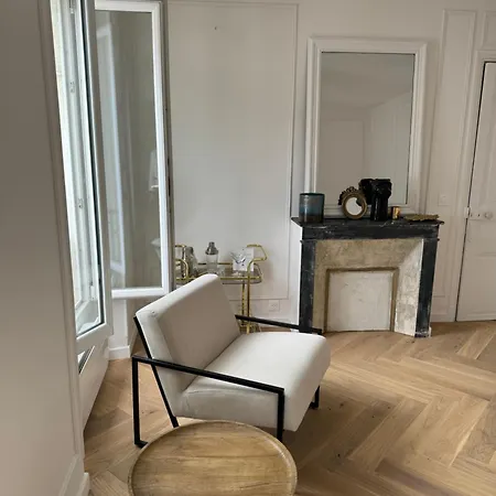Apartment Bright And Beautiful Next To The Eiffel Tower *