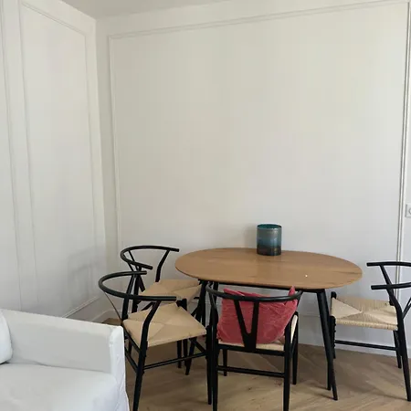 Apartment Bright And Beautiful Next To The Eiffel Tower